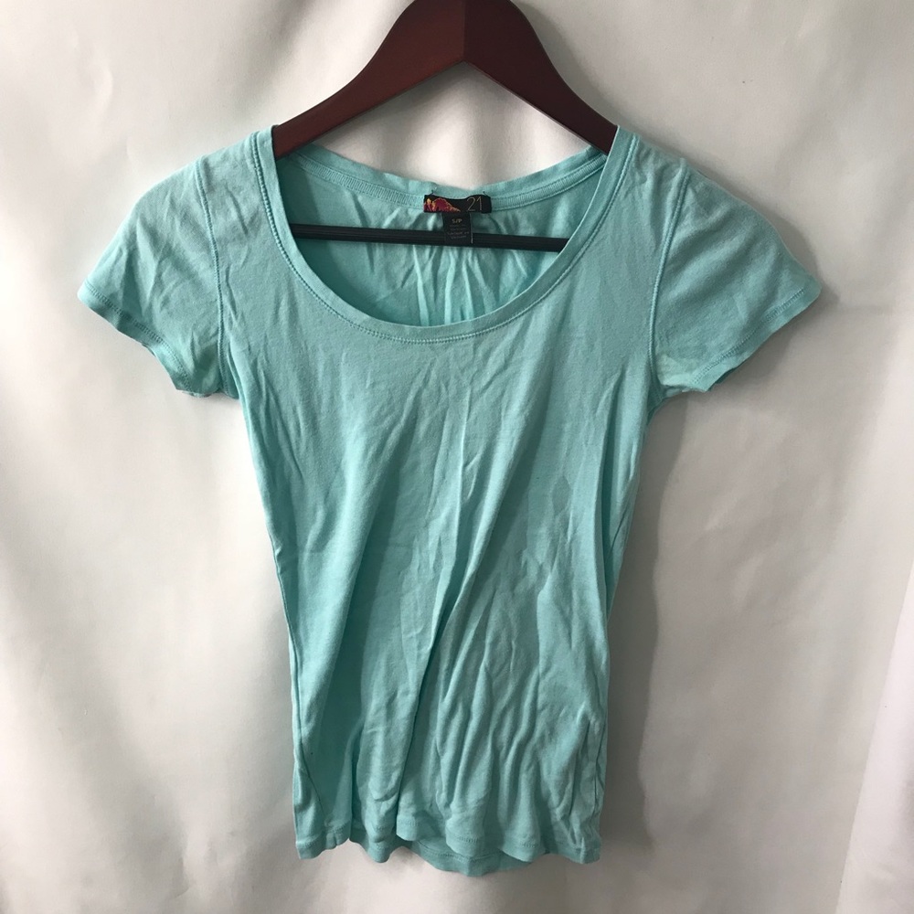 Scoop neck tee
